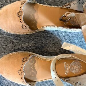 Vince Camuto Tan Espadrilles with Elegant Design